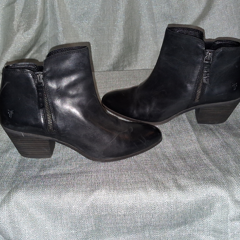 Fryer Women's Black Ankle Boots
